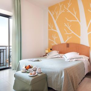 Camera con letto king size